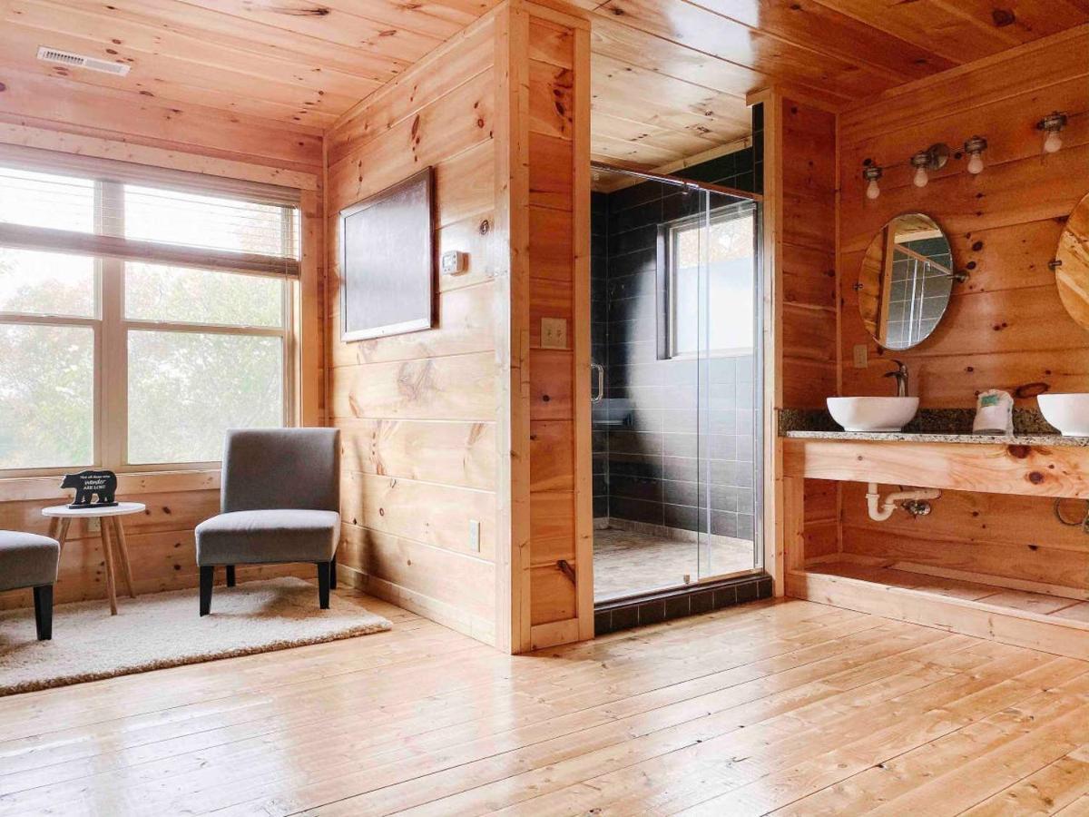 פיג'ן פורג' Splash Of Moonshine -Heated Indoor Pool, Hot Tub, Arcade Game Room מראה חיצוני תמונה