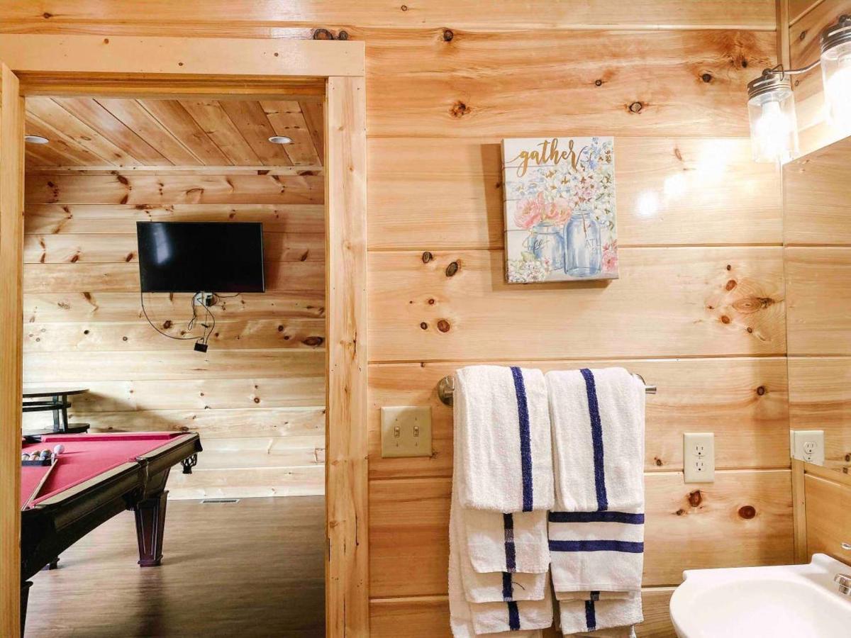 פיג'ן פורג' Splash Of Moonshine -Heated Indoor Pool, Hot Tub, Arcade Game Room מראה חיצוני תמונה